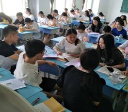 3员工课堂开展学习讨论.jpg